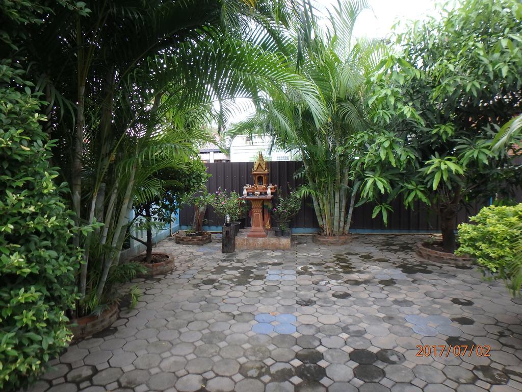 The Blue14 House Chiang Mai Apartment Bagian luar foto